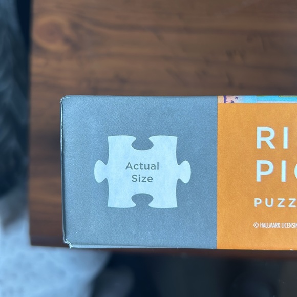 USED- 1000 piece puzzle - Picture 3 of 5